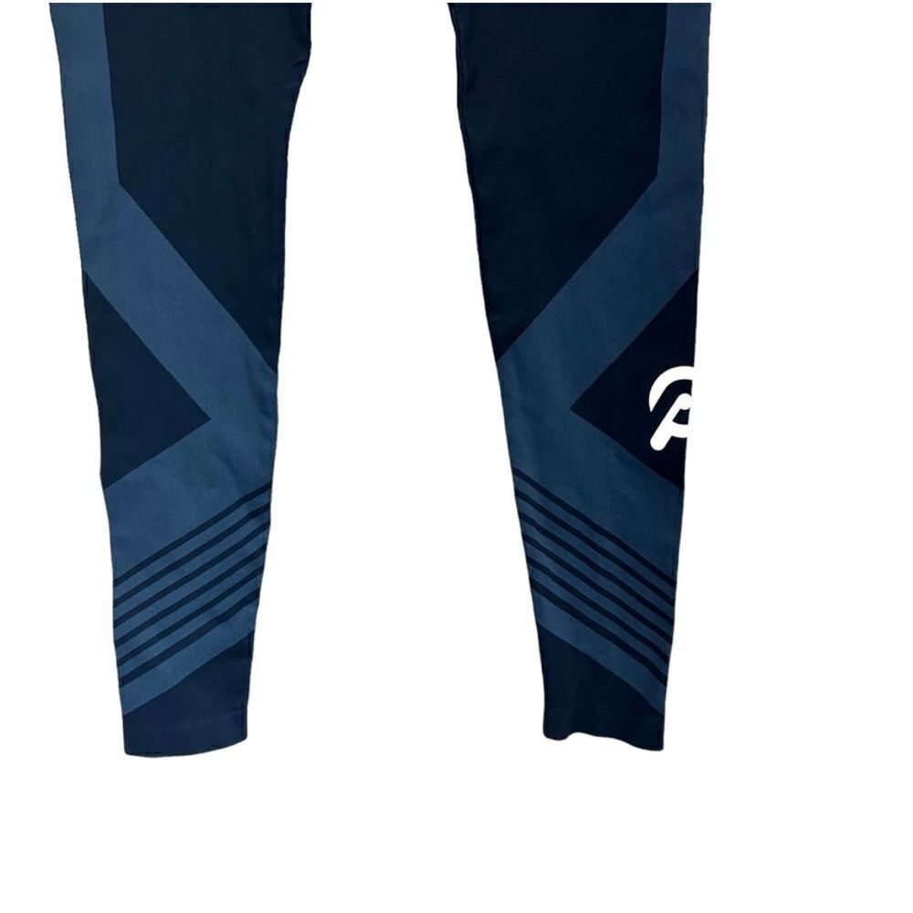 Excellent Like New Condition Women’s Peloton Seamless Logo Leggings Size Small — image 5 of 8
